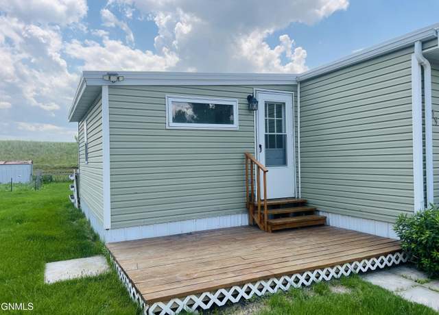 Property at 219 Prairie Ln SW, Mandan, ND 58554, 3 beds, 1 bath