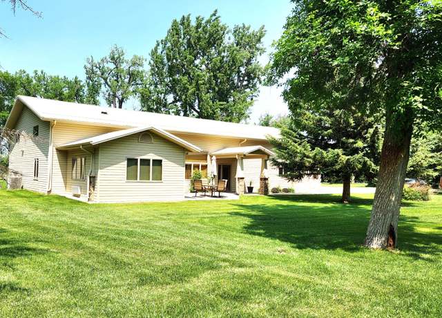 Property at 4500 Thornburg Dr, Bismarck, ND 58504, 2 beds, 3 baths