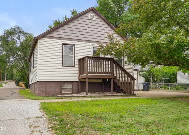 Property at 406 2nd St NE, Mandan, ND 58554, 3 beds, 2 baths