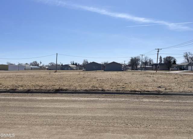 Property at 1250 2nd St N, Carrington, ND 58421
