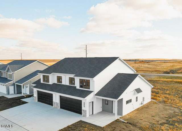 Property at 5813 Davies Dr, Bismarck, ND 58503, 3 beds, 2.5 baths