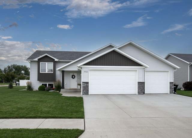 Property at 3926 Leighton Dr, Bismarck, ND 58504, 4 beds, 3 baths