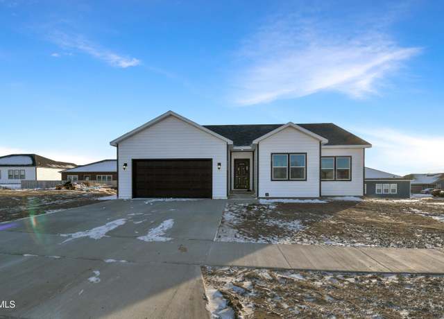 Property at 3733 32nd St W, Williston, ND 58801, 3 beds, 2 baths