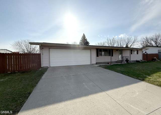 Property at 1505 4th Ave SW, Jamestown, ND 58401, 4 beds, 2 baths