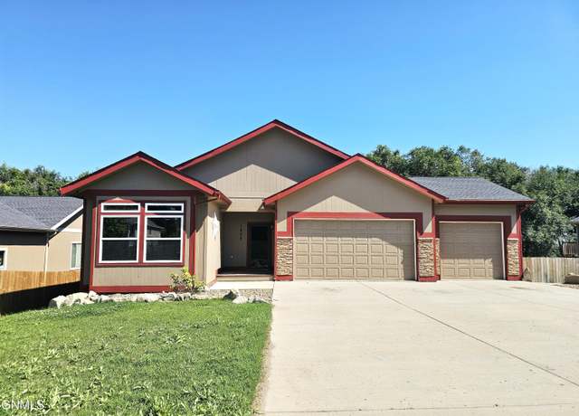 Property at 1408 Pheasant Ridge St W, Watford City, ND 58854, 4 beds, 3 baths