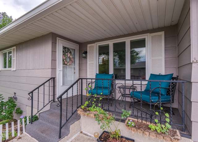 Property at 1937 N 19th St, Bismarck, ND 58501, 3 beds, 2 baths