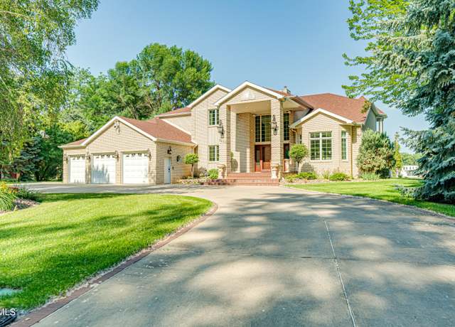 Property at 2023 Harbor Dr, Bismarck, ND 58504, 6 beds, 4 baths