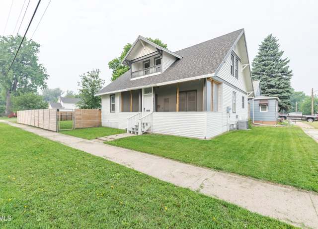 Property at 501 3rd Ave SE, Mandan, ND 58554, 4 beds, 2 baths
