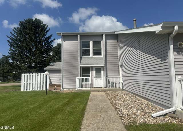 Property at 1412 9th Ave NE, Jamestown, ND 58401, 2 beds, 1.5 baths