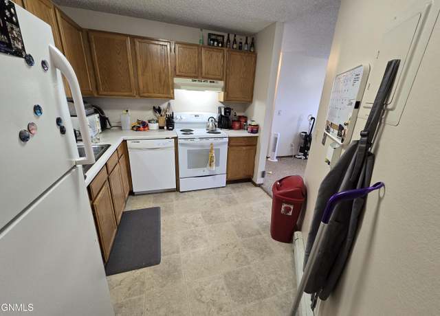 Property at 1112 Portland Dr #301, Bismarck, ND 58504, 2 beds, 1 bath