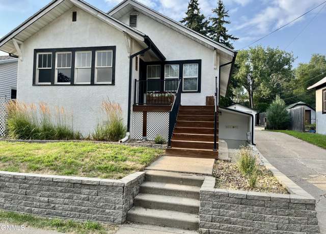 Property at 228 D Ave W, Bismarck, ND 58501, 4 beds, 3 baths