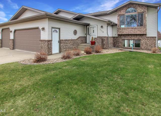 Property at 1112 3rd Ave NE, Mandan, ND 58554, 4 beds, 3 baths