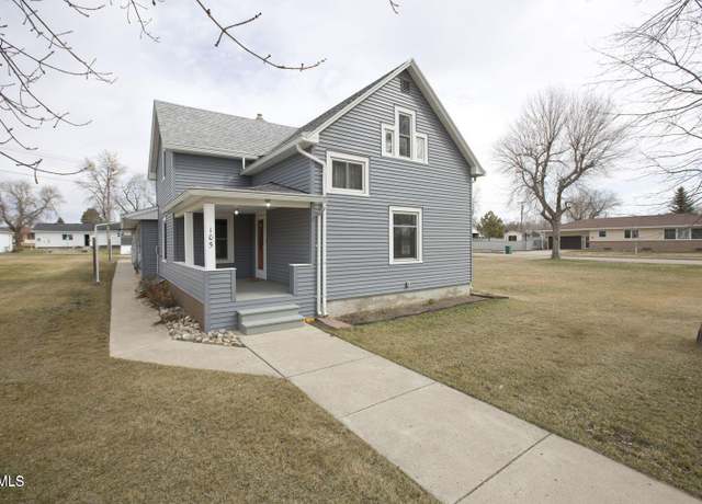 Property at 105 2nd Ave NW, Garrison, ND 58540, 5 beds, 2 baths