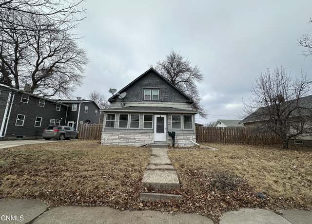 Property at 620 2nd St SW, Jamestown, ND 58401, 3 beds, 1 bath