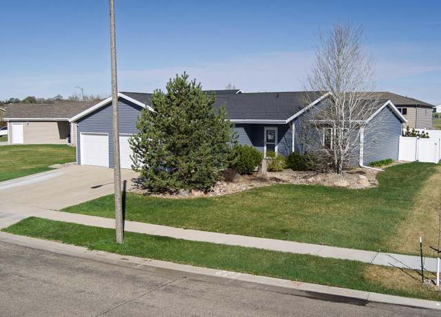 Property at 4718 Maltby St, Bismarck, ND 58503, 6 beds, 3 baths