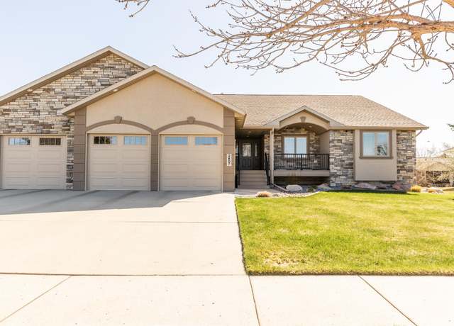Property at 2807 Promontory Drive Dr, Bismarck, ND 58503, 4 beds, 3 baths