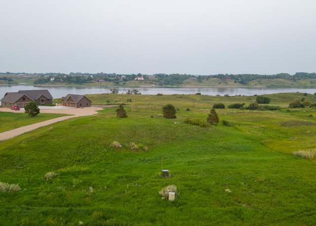 Property at 3076 Lakefront Dr, Jamestown, ND 58401