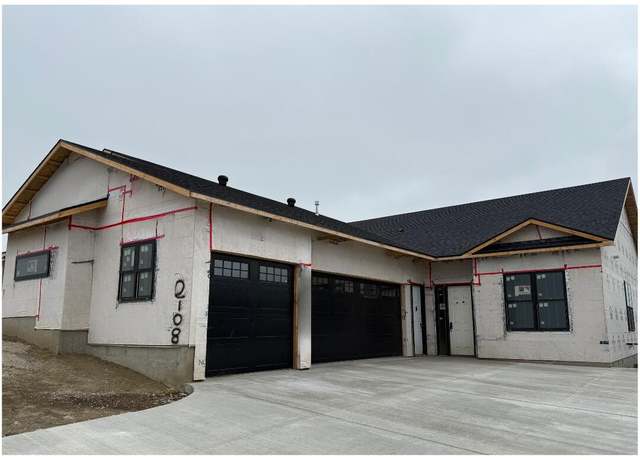 Property at 2108 Prairie Hawk Dr, Bismarck, ND 58503, 3 beds, 2 baths
