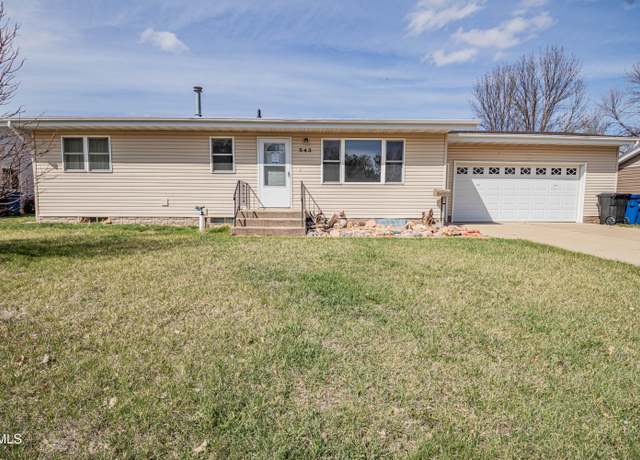 Property at 543 7th St E, Dickinson, ND 58601, 3 beds, 2 baths