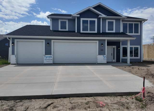 Property at 508 Mehrer Dr, Bismarck, ND 58504, 4 beds, 2.5 baths