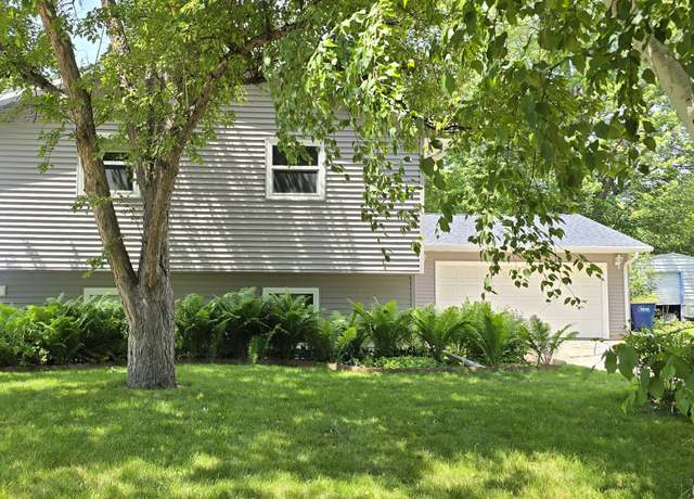 Property at 703 7th St NW, Jamestown, ND 58401, 4 beds, 2 baths