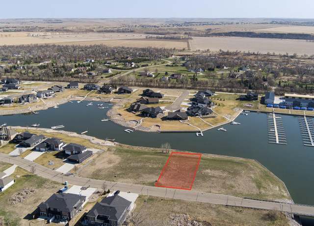 Property at 5813 Misty Waters Dr, Bismarck, ND 58503
