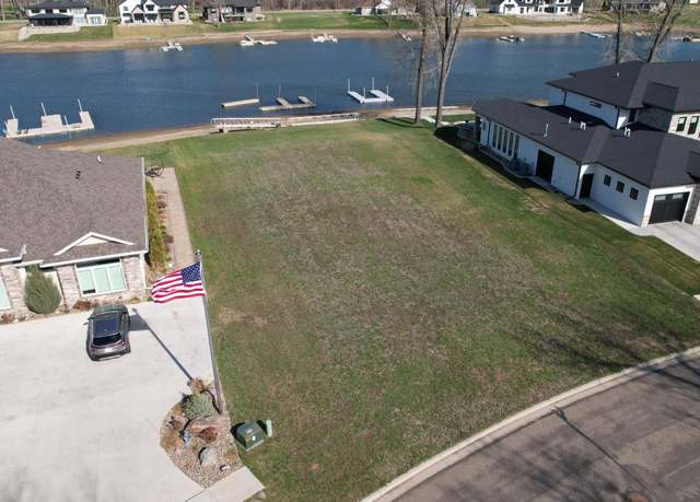 Property at 2819 Shoreline Cir, Bismarck, ND 58504