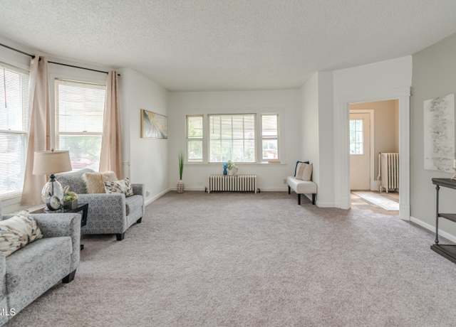 Property at 2100 Rosser Ave E, Bismarck, ND 58501, 5 beds, 4.5 baths
