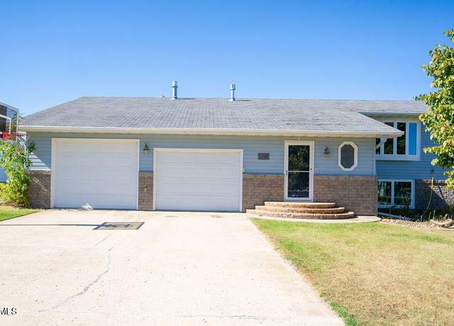 Property at 710 10th Ave SW, Jamestown, ND 58401, 5 beds, 2 baths