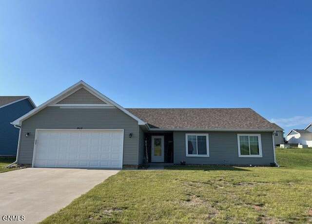Property at 310 26th Ave NE, Watford City, ND 58854, 3 beds, 2 baths