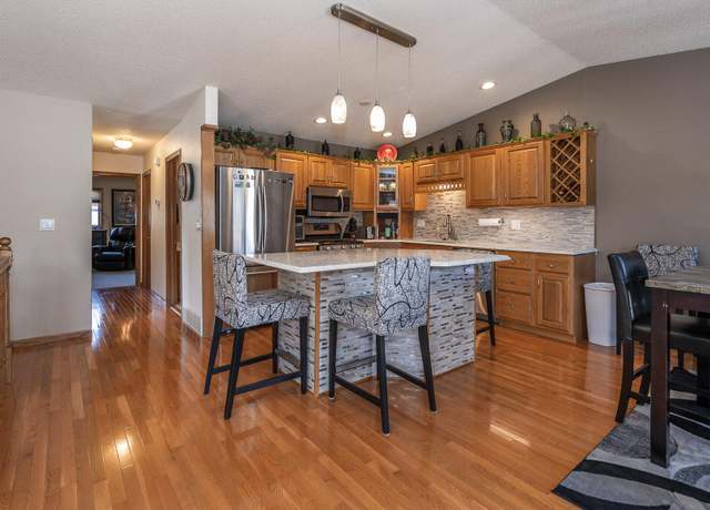 Property at 1058 Westwood St, Bismarck, ND 58507, 3 beds, 3 baths