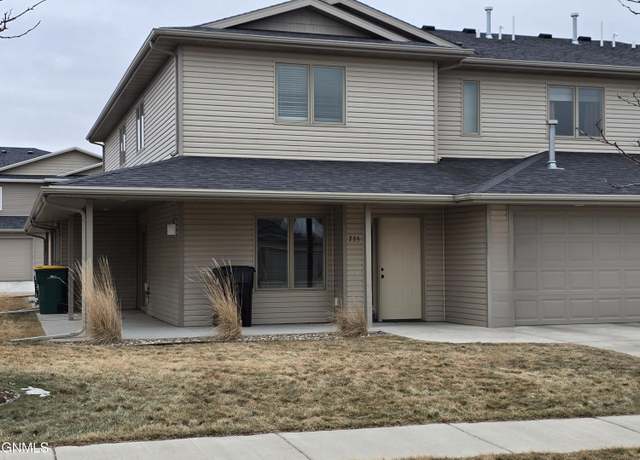 Property at 735 Mayflower Dr, Bismarck, ND 58504, 3 beds, 2.5 baths