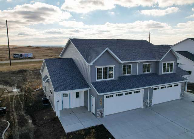 Property at 5821 Davies Dr, Bismarck, ND 58503, 3 beds, 2.5 baths