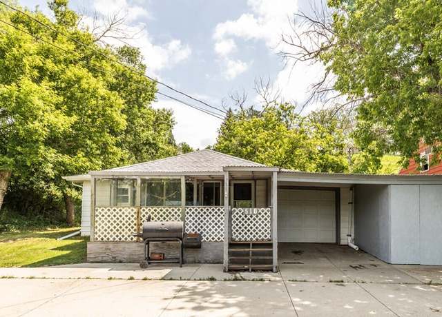 Property at 510 5th Ave NW, Mandan, ND 58554, 2 beds, 1 bath