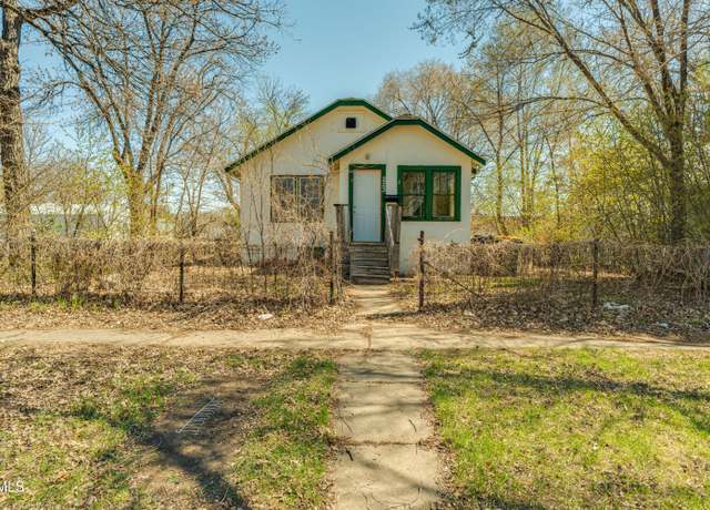 Property at 223 N 19th St, Bismarck, ND 58501, 3 beds, 2 baths