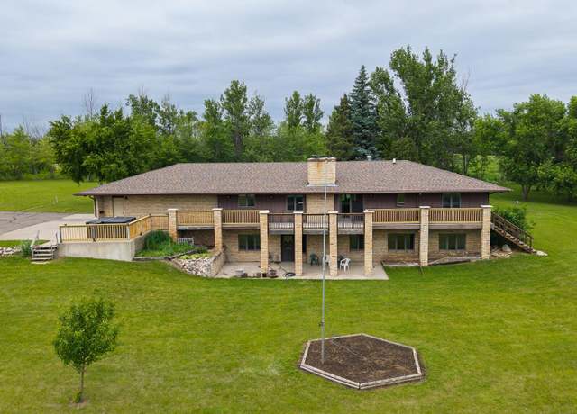 Property at 1646 41st St NW, Jamestown, ND 58401, 4 beds, 4 baths
