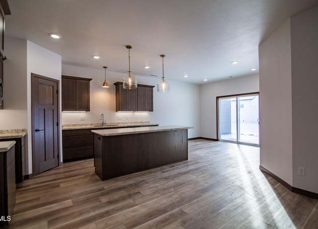 Property at 1006 Otter Creek Loop, Hazen, ND 58545, 2 beds, 2 baths