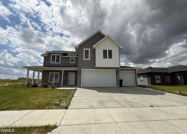 Property at 1815 36th Ave W, Williston, ND 58801, 3 beds, 2.5 baths