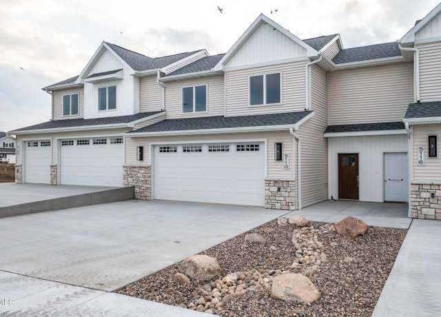 Property at 5110 Durango Dr, Bismarck, ND 58503, 3 beds, 2.5 baths