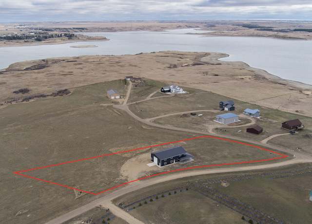Property at 1205 50b Ave NW, Garrison, ND 58540, 2 beds, 3 baths