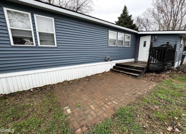 Property at 203 Deer St, Mandan, ND 58554, 3 beds, 2 baths