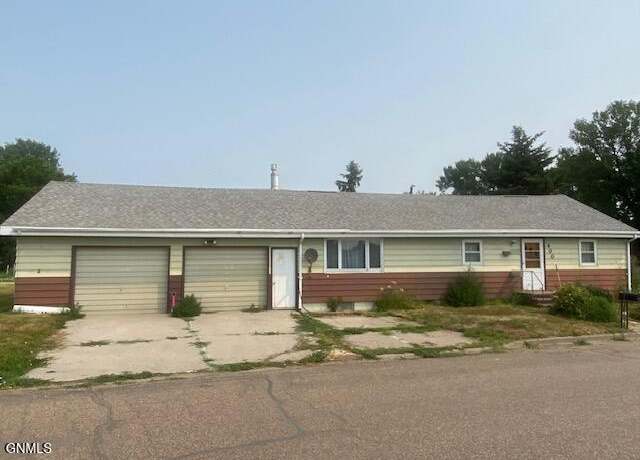 Property at 400 Rail Road St SW, Beulah, ND 58523, 3 beds, 1 bath