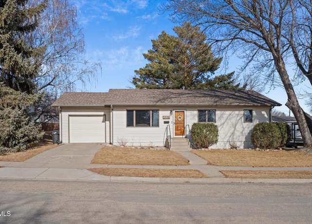 Property at 2938 E Avenue B, Bismarck, ND 58501, 4 beds, 2 baths