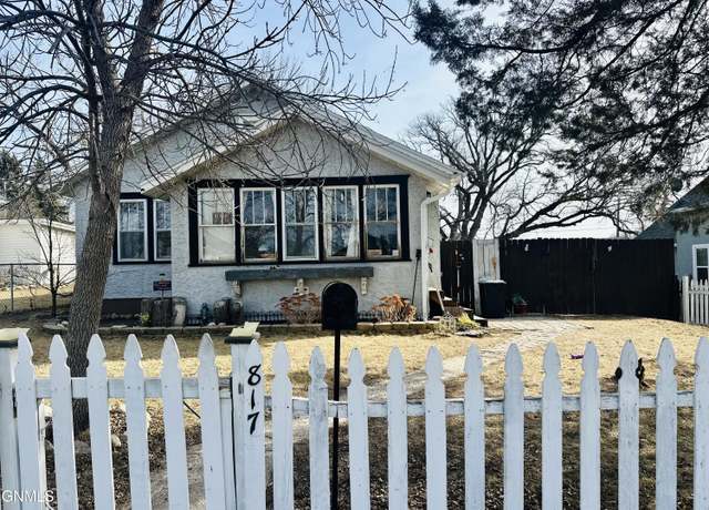 Property at 817 3rd Ave SE, Jamestown, ND 58401, 3 beds, 1 bath