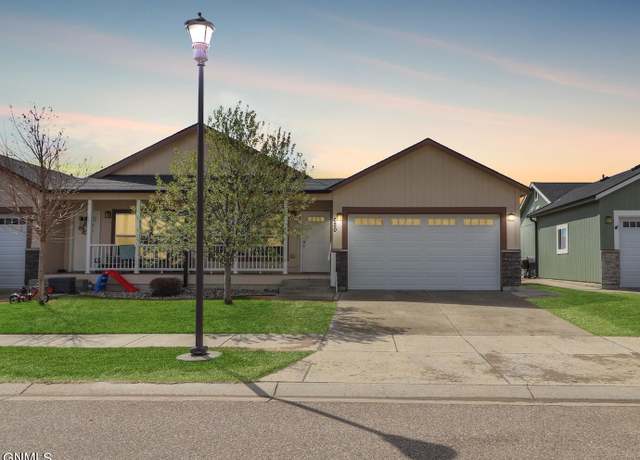 Property at 620 40th St E, Williston, ND 58801, 3 beds, 3 baths