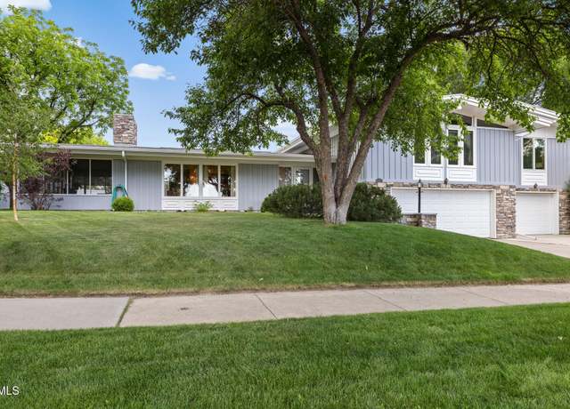 Property at 1321 University Ave, Williston, ND 58801, 4 beds, 3.5 baths
