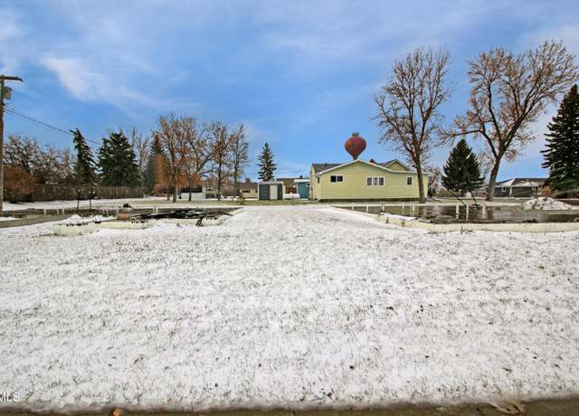 Photo of 404 6th St NE, Kenmare, ND 58746