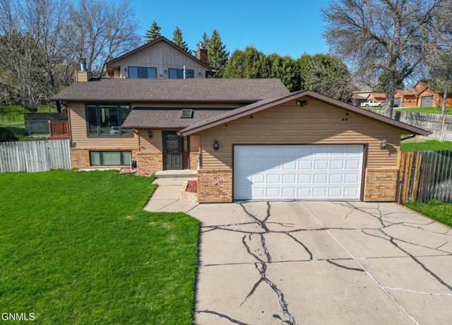 Property at 3064 Ontario Ln, Bismarck, ND 58503, 3 beds, 2 baths