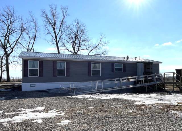 Property at 85 Elevator Rd, Carrington, ND 58421, 3 beds, 2 baths