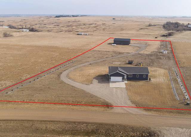 Property at 4464 Wrangler Rd, Mandan, ND 58554, 5 beds, 3.5 baths